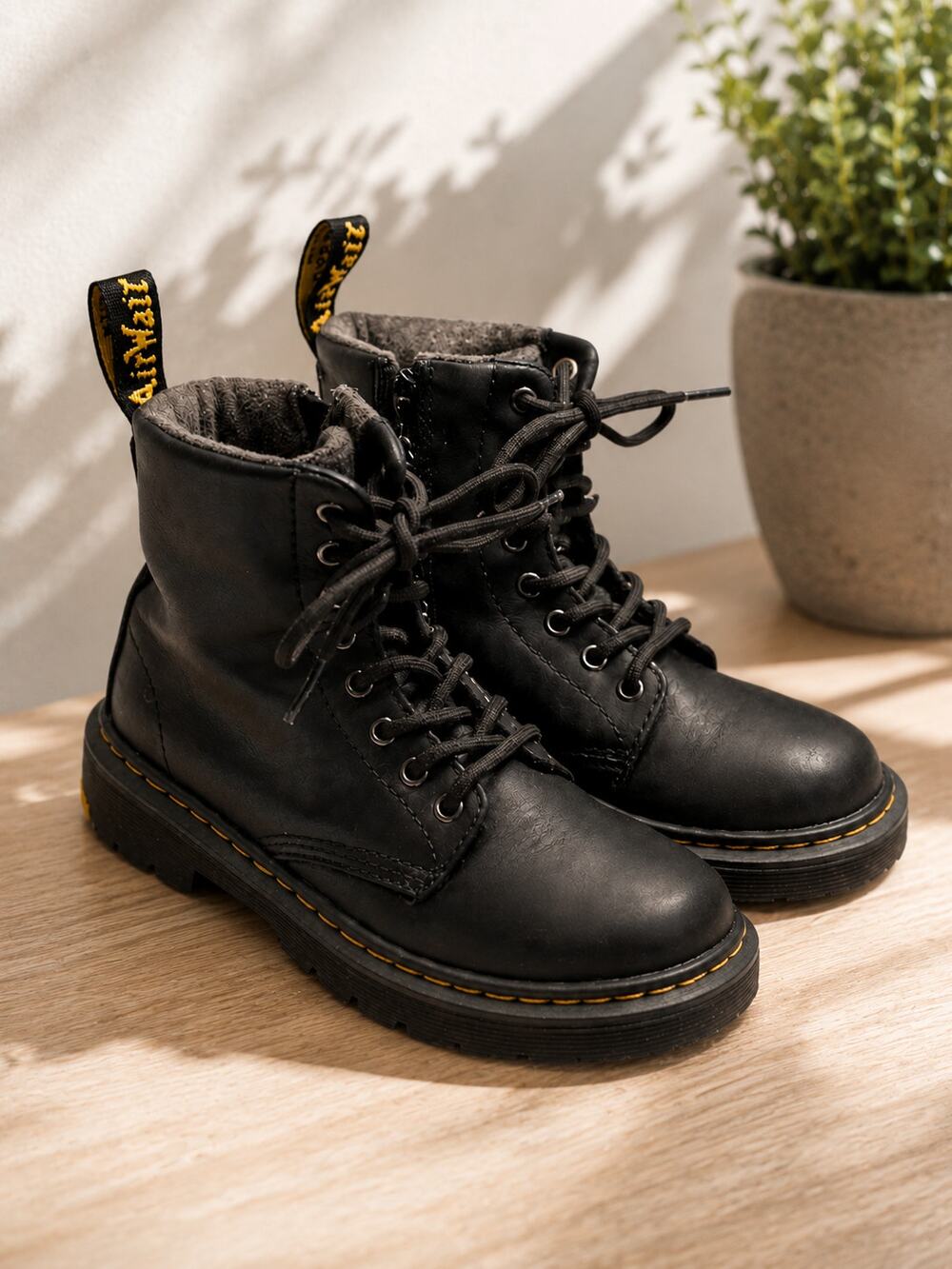 DR. MARTENS Kids Black Leather Classic Lace-Up Combat Boots Size 13